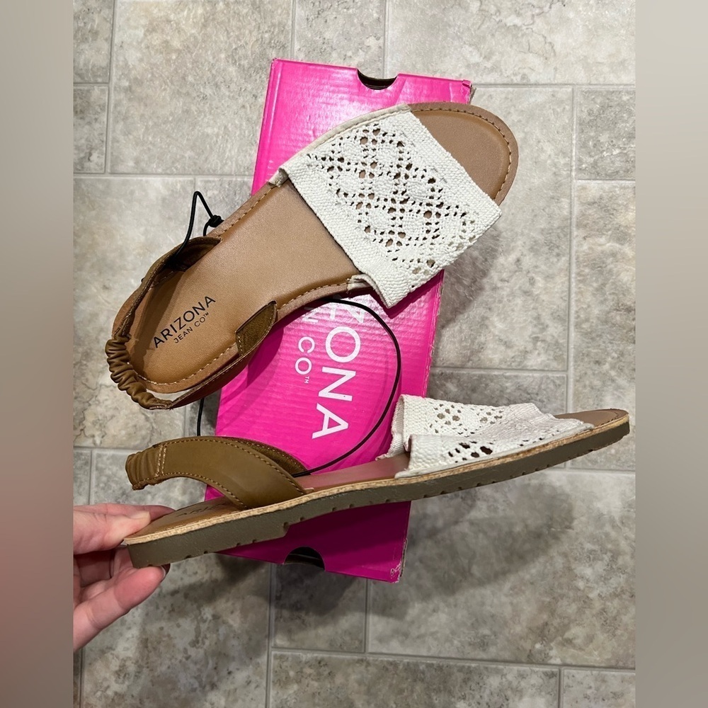 NEW NIB AZ Arizona tan cream off-white brown sandals 8.5 8 1/2 honey crochet - Picture 2 of 4